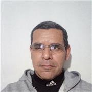 El profesor de Artística tiene capacidad para trabajar con niños, estudiantes de bachillerato y con adultos